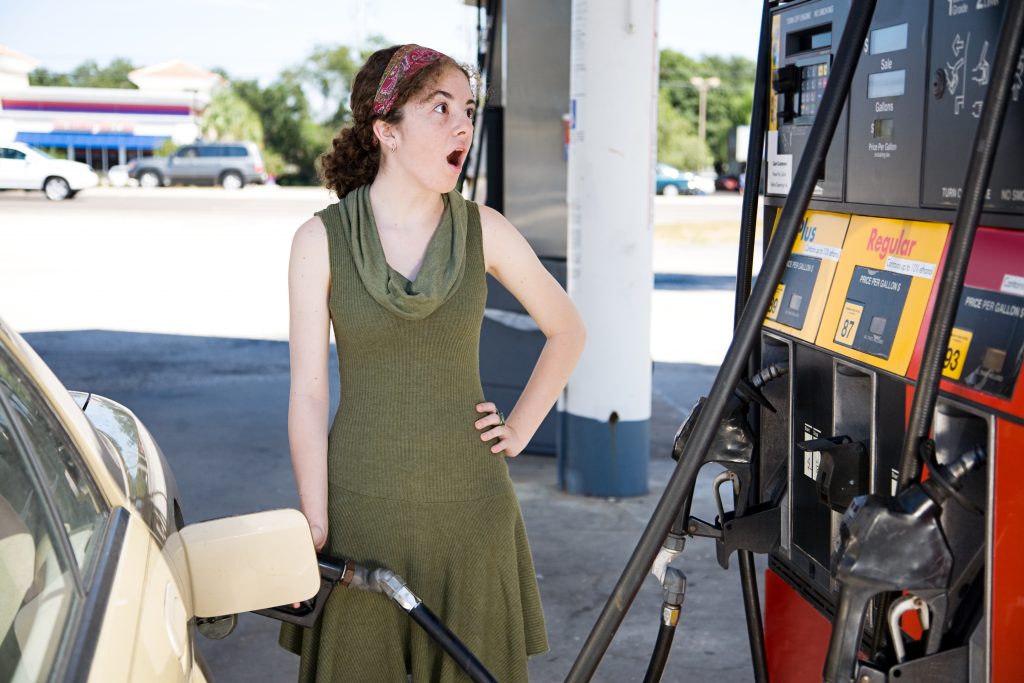Gasoline prices lag crude oil drops due to supply chain economics